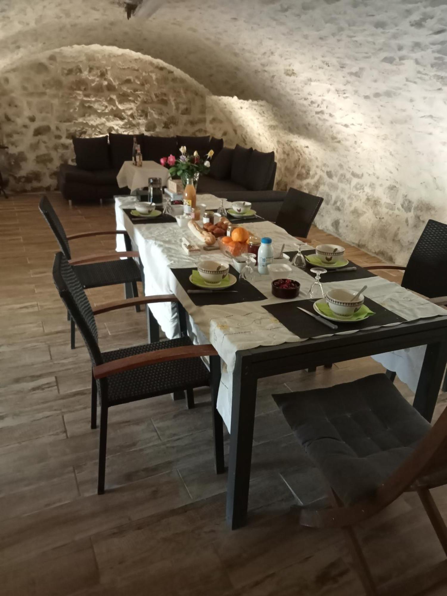 La Dame Blanche Bed and Breakfast Saint-Maurice-dʼIbie Exteriör bild