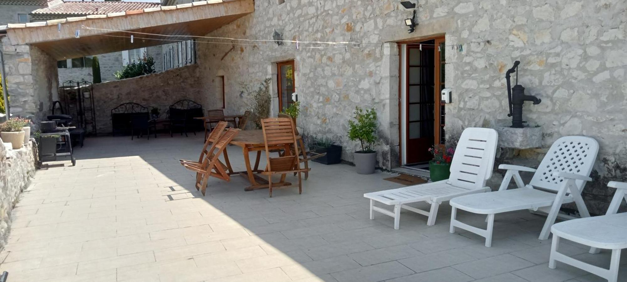 La Dame Blanche Bed and Breakfast Saint-Maurice-dʼIbie Exteriör bild