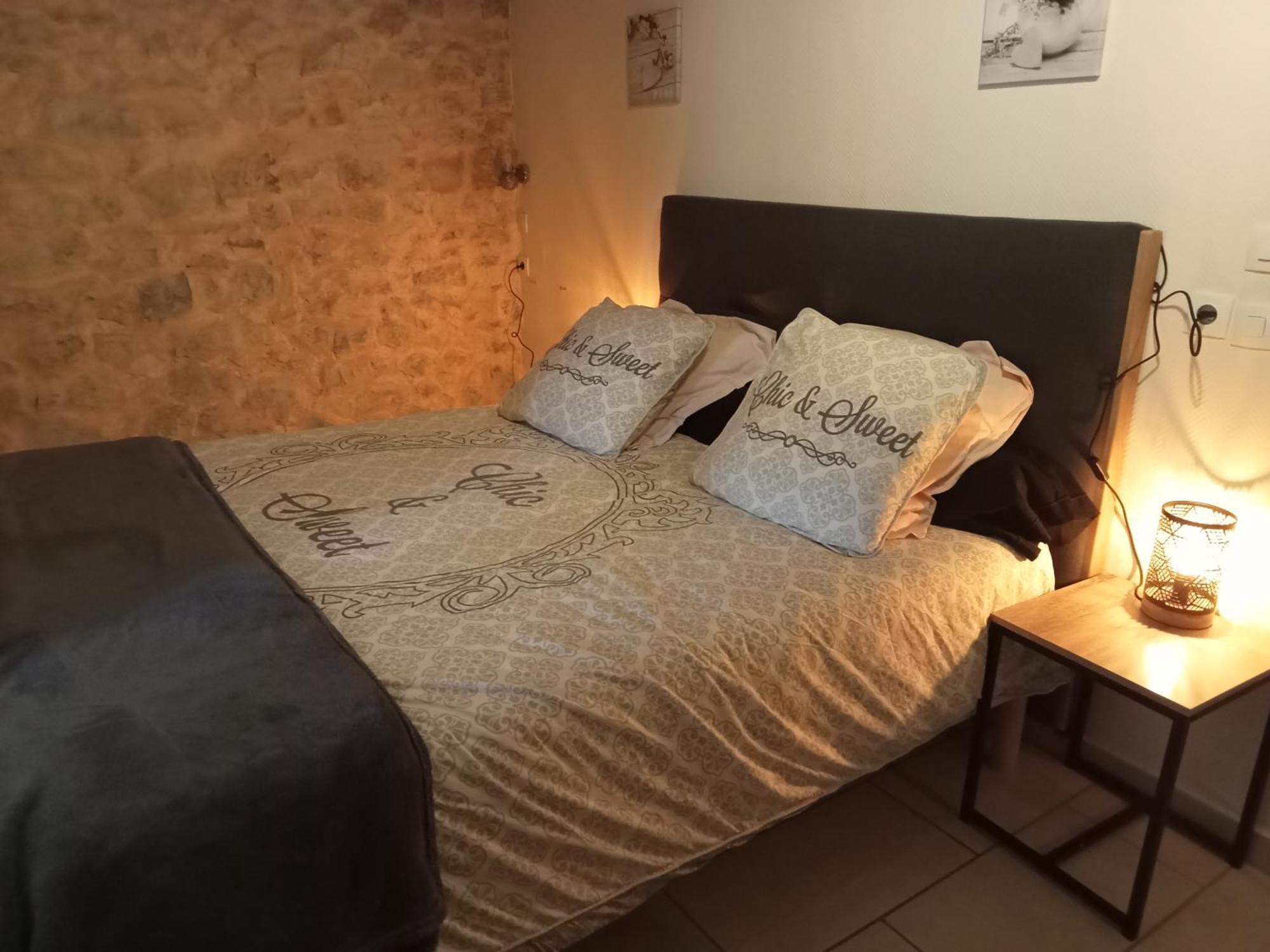 La Dame Blanche Bed and Breakfast Saint-Maurice-dʼIbie Exteriör bild