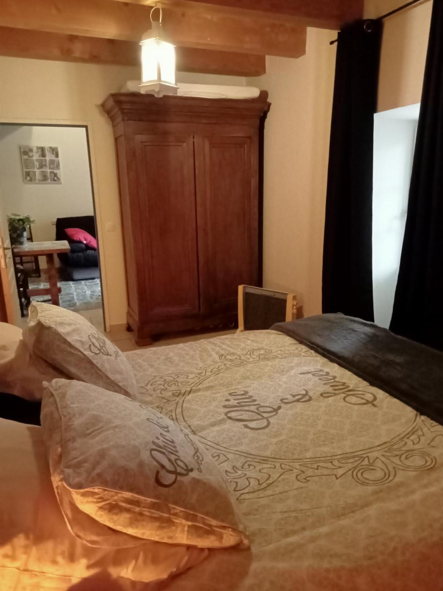 La Dame Blanche Bed and Breakfast Saint-Maurice-dʼIbie Exteriör bild